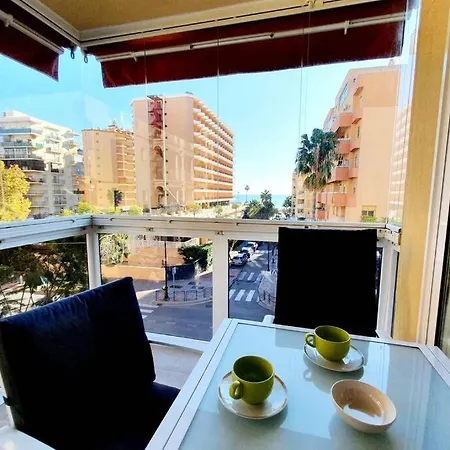 アパート Boliches Parking & フエンヒロラ